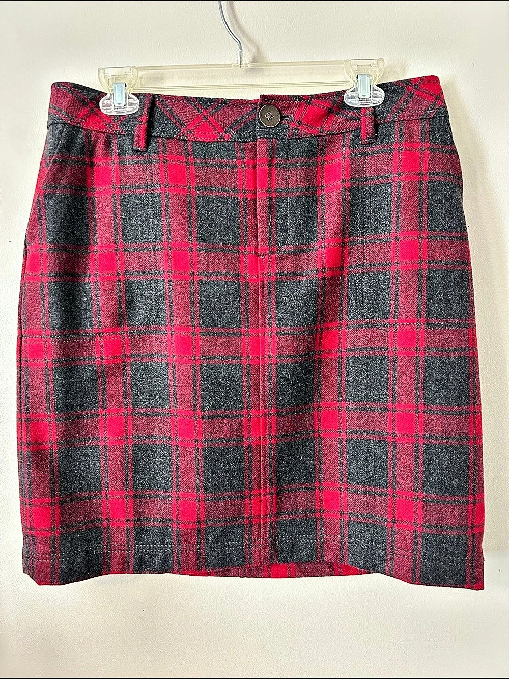 Eddie Bauer Red & Grey Plaid Mini Skirt Size 10 Like New